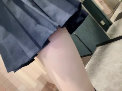 スカートの中身👀