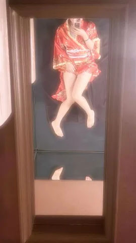 ちらっ