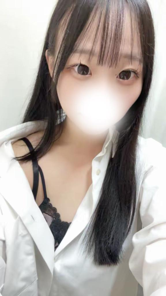 こひな 可愛い笑顔の虜に！