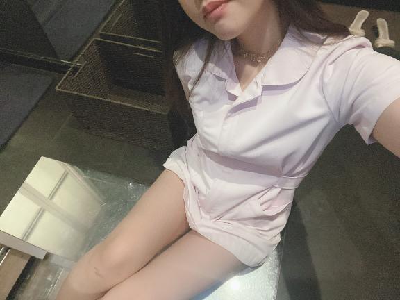 😗